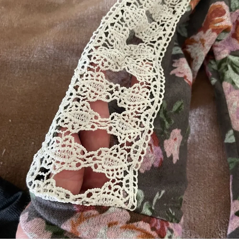Knitworks Girls Matching Floral Top with Butterfly Accent and Lounge Pants XL